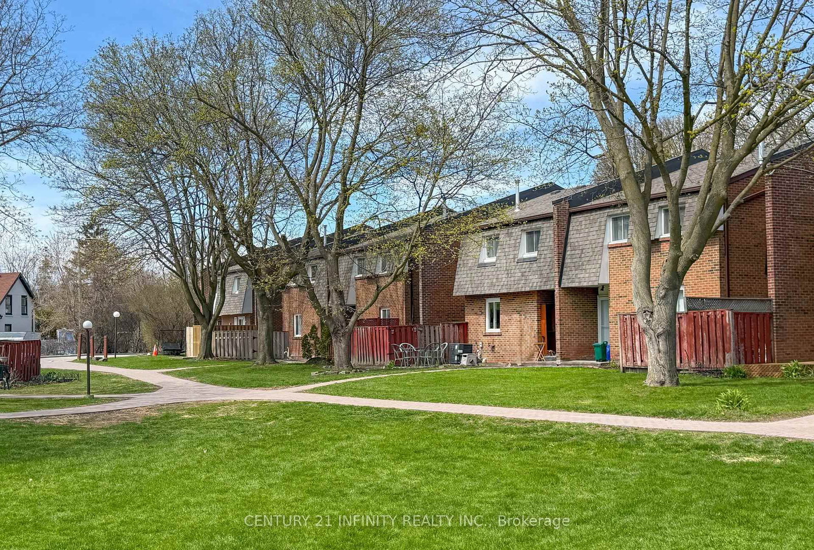 101 Dovedale Drive, Unit 33 - Photo 3