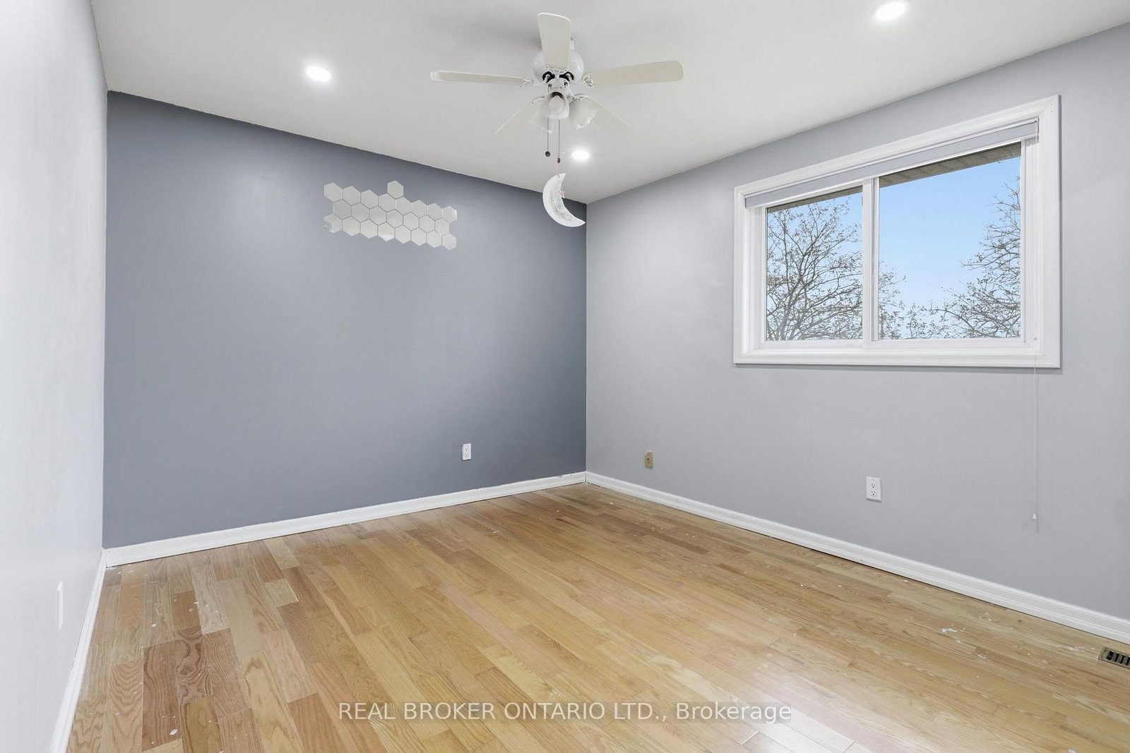 536 Lisbon Court - Photo 14