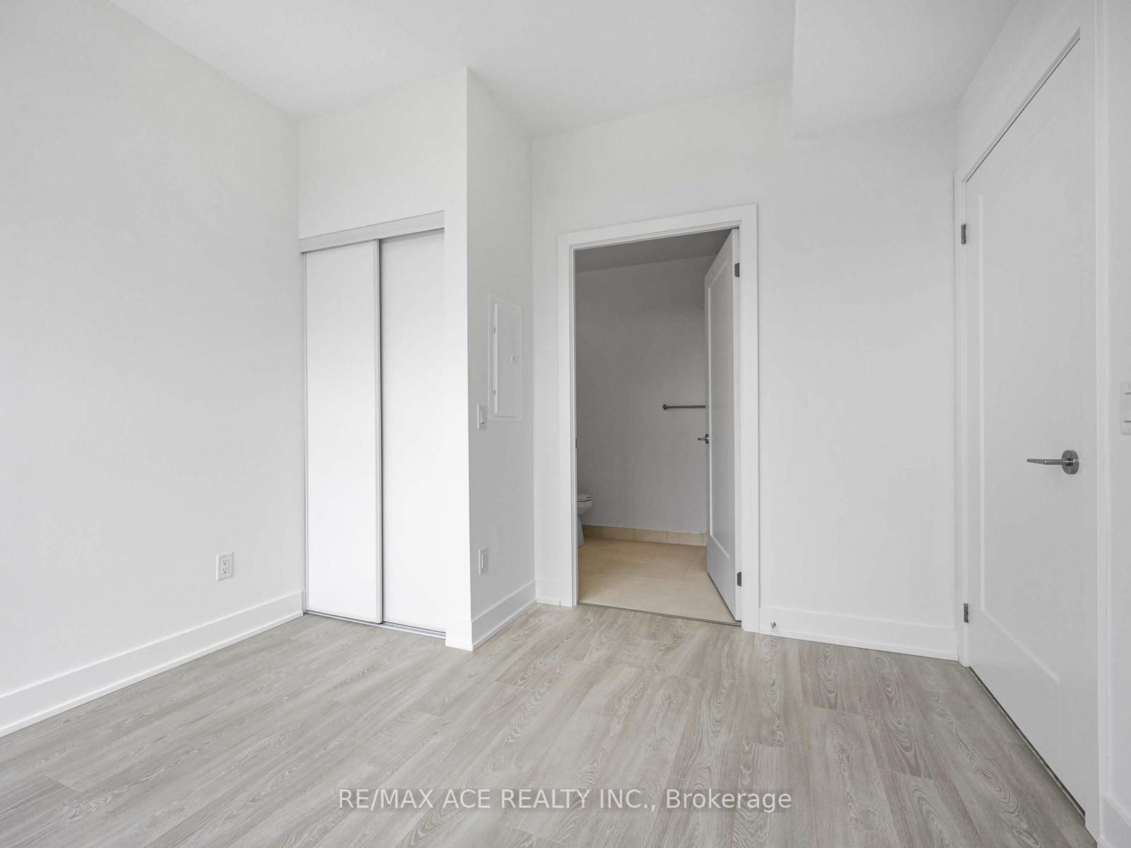 2545 Simcoe Street N, Unit PH11 - Photo 20