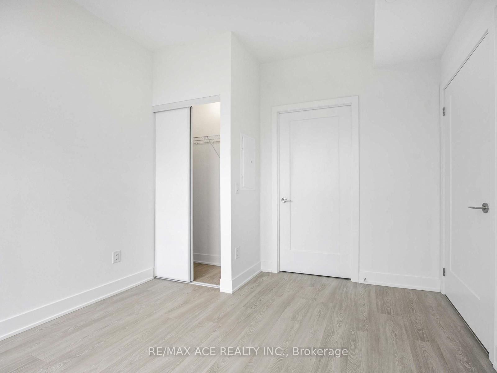 2545 Simcoe Street N, Unit PH11 - Photo 21