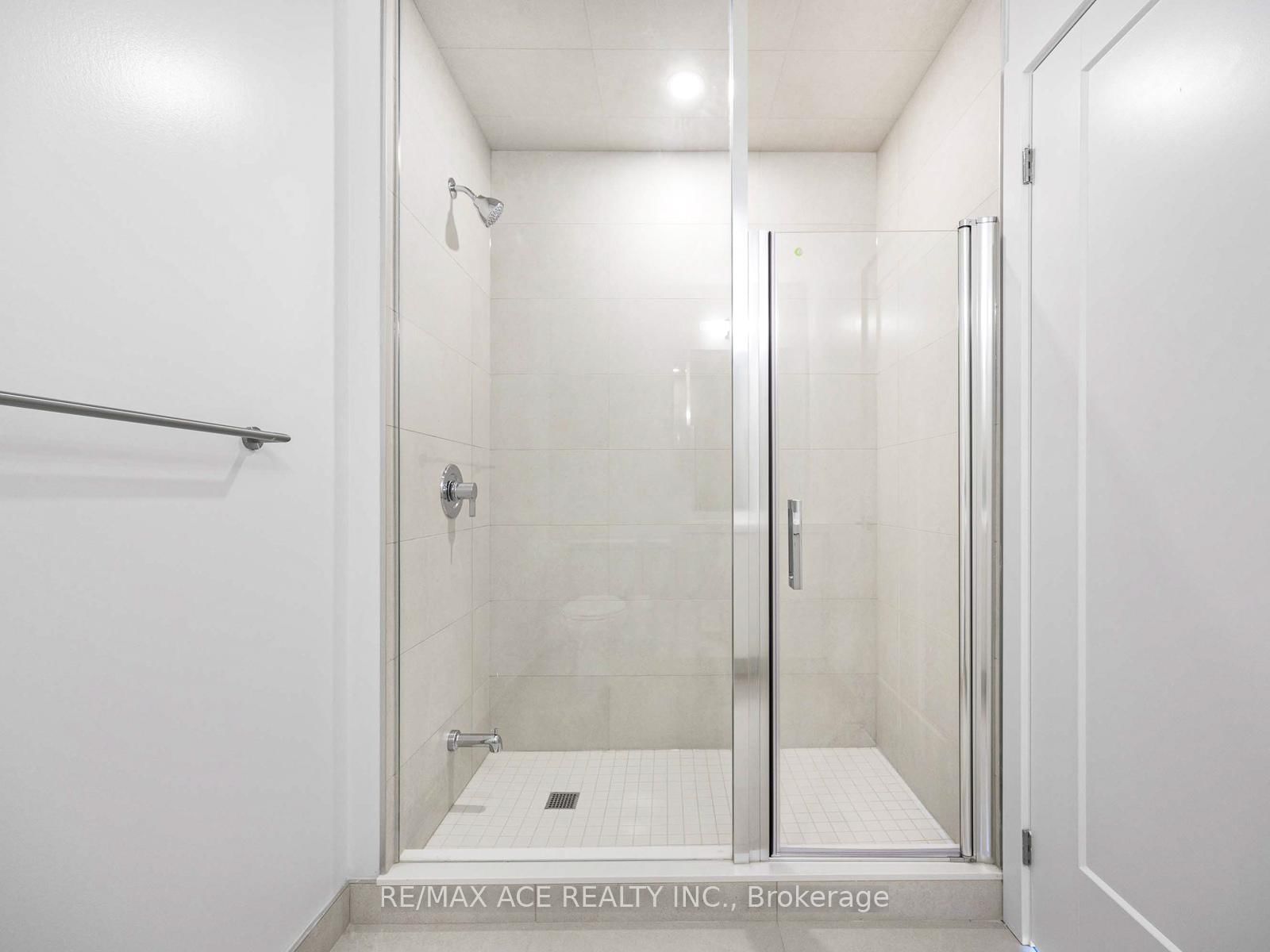 2545 Simcoe Street N, Unit PH11 - Photo 24