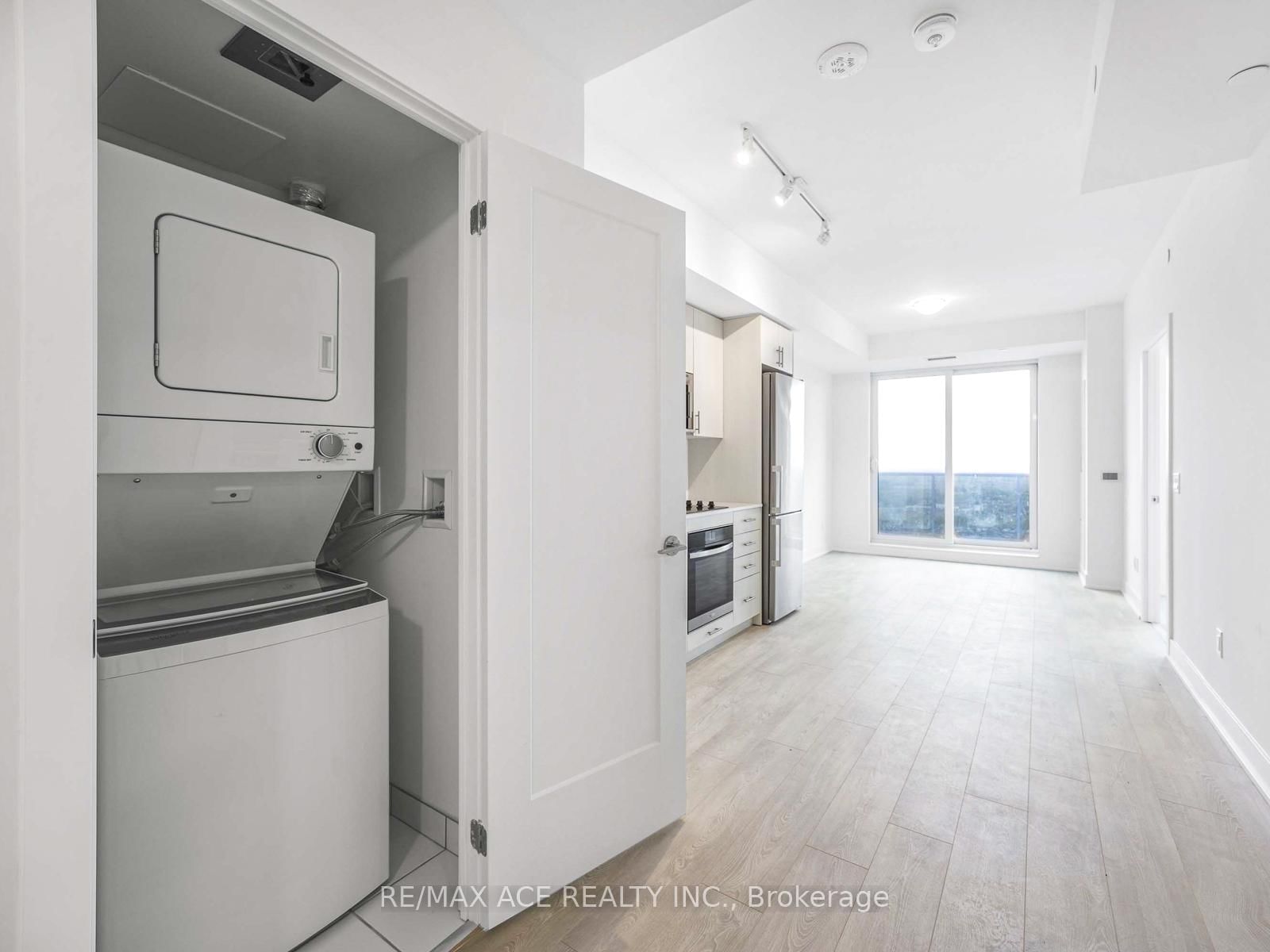 2545 Simcoe Street N, Unit PH11 - Photo 25