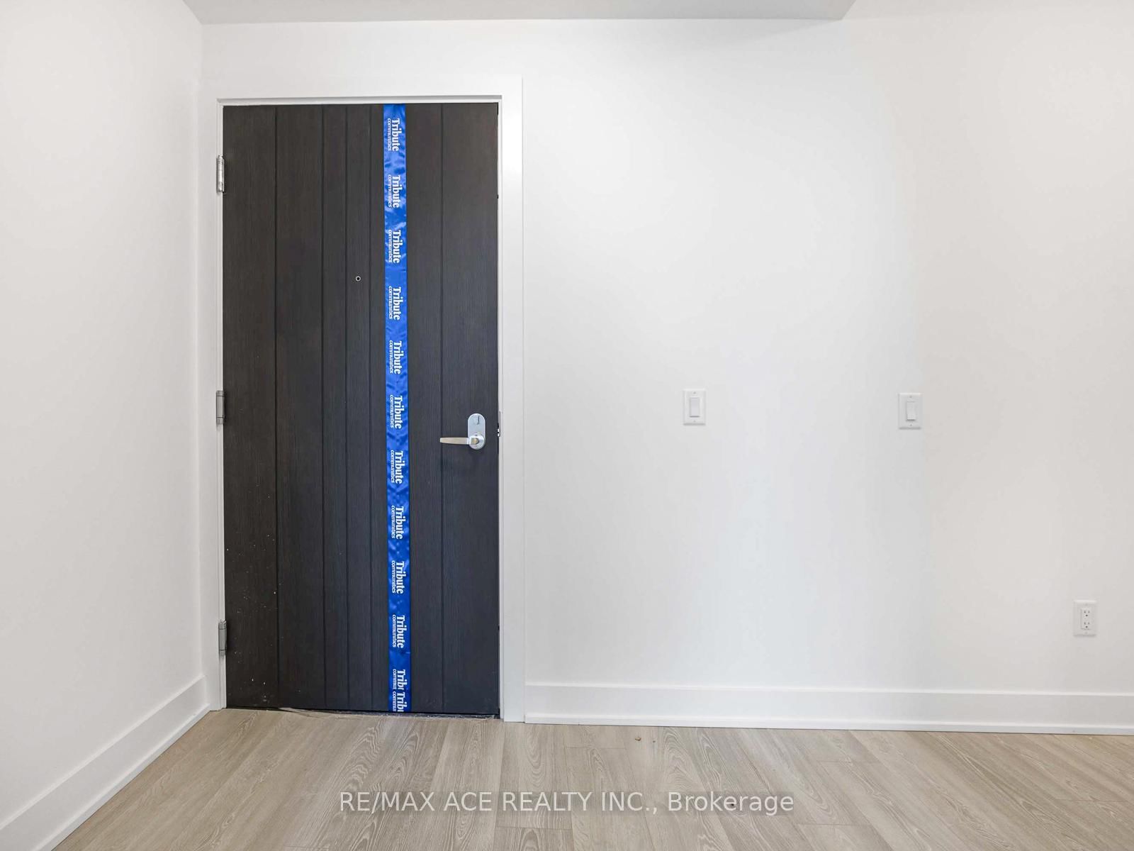 2545 Simcoe Street N, Unit PH11 - Photo 4