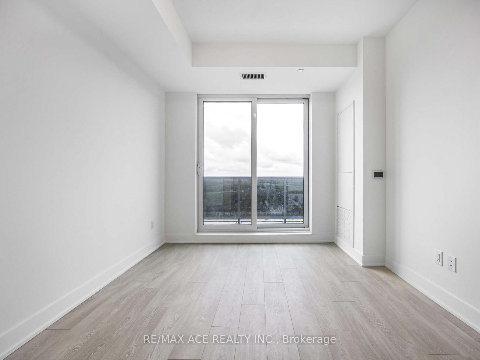 2545 Simcoe Street N, Unit PH11 - Photo 9