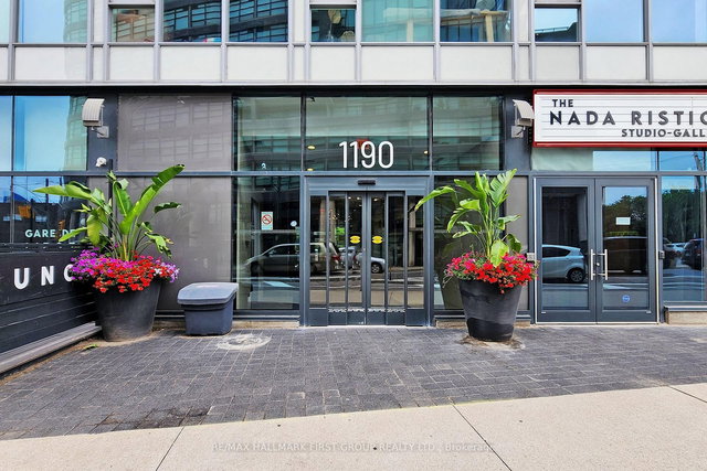 1212 - 1190 Dundas Street E