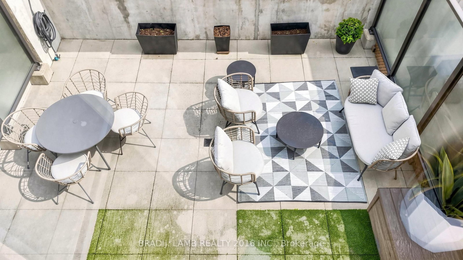 1238 Dundas Street E, Unit TH102 - Photo 4