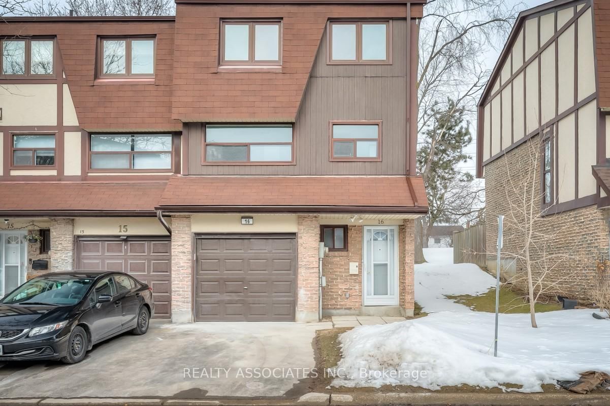 Townhouse for sale at 16-1975 Memory Lane, Pickering, Ontario, L1V 3M3 - Liverpool - MLS: E13058878