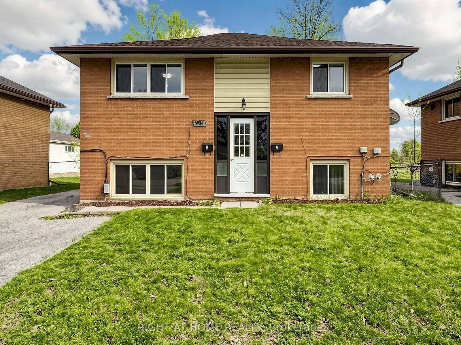 Detached House for sale at 345 Dwight Avenue, Oshawa, Ontario, L1J 1K8 - Lakeview - MLS: E13058890