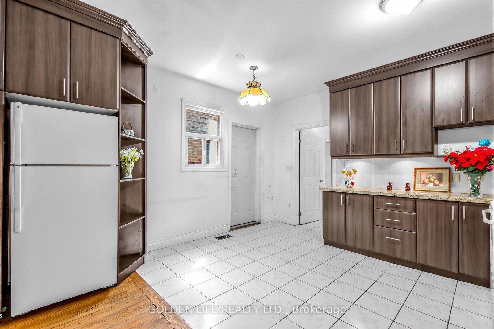 128 Galt Avenue • Toronto, ON photo 10