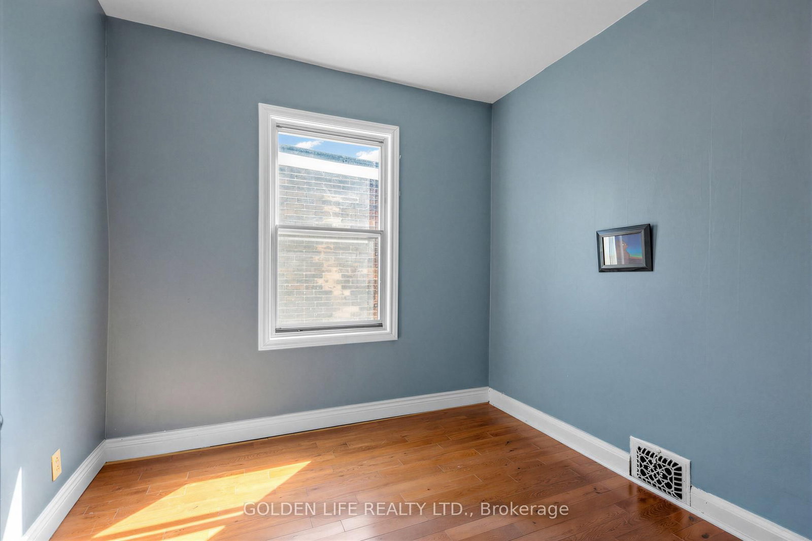 128 Galt Avenue • Toronto, ON photo 27