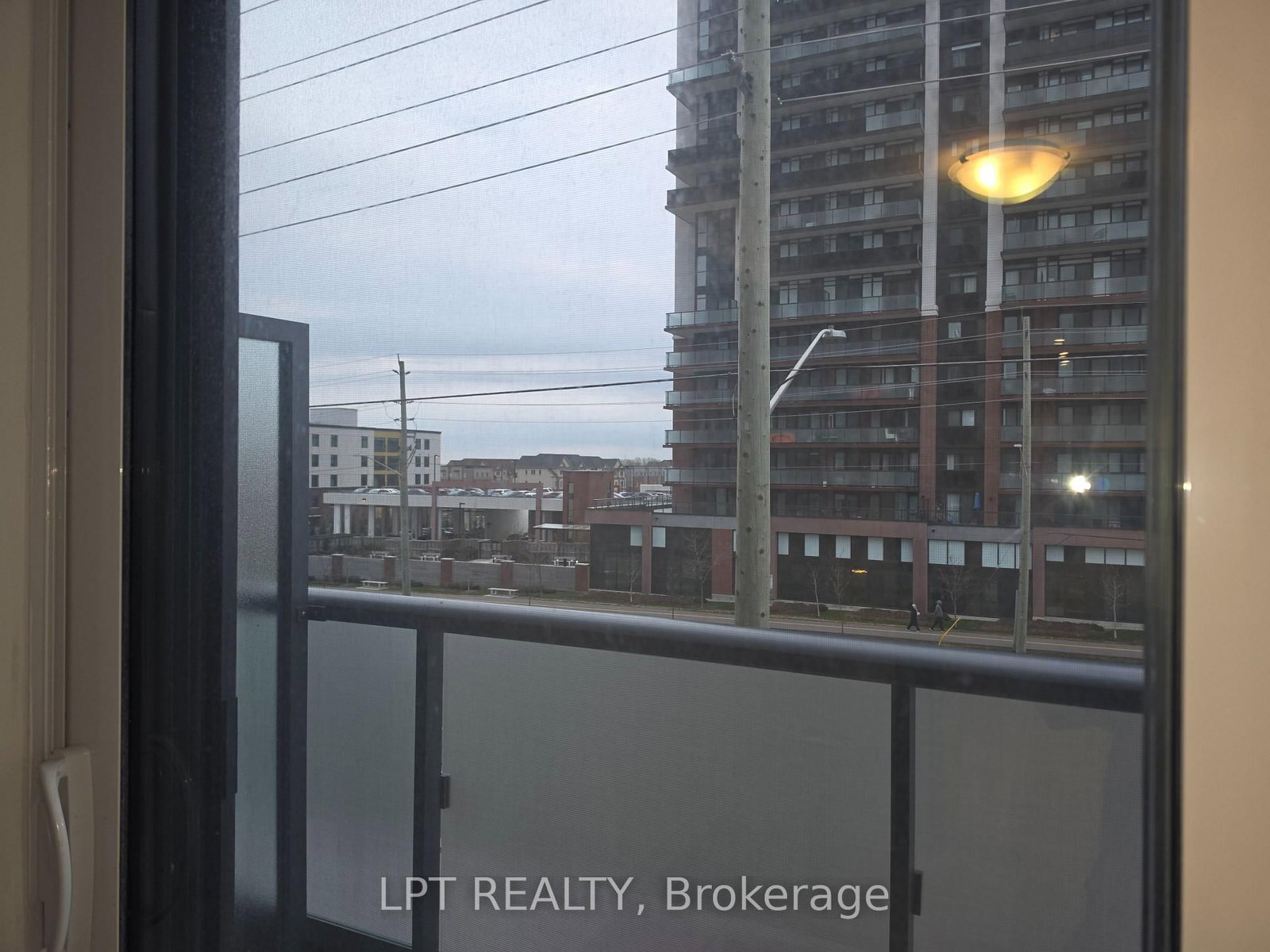 2545 Simcoe Street N, Unit 320