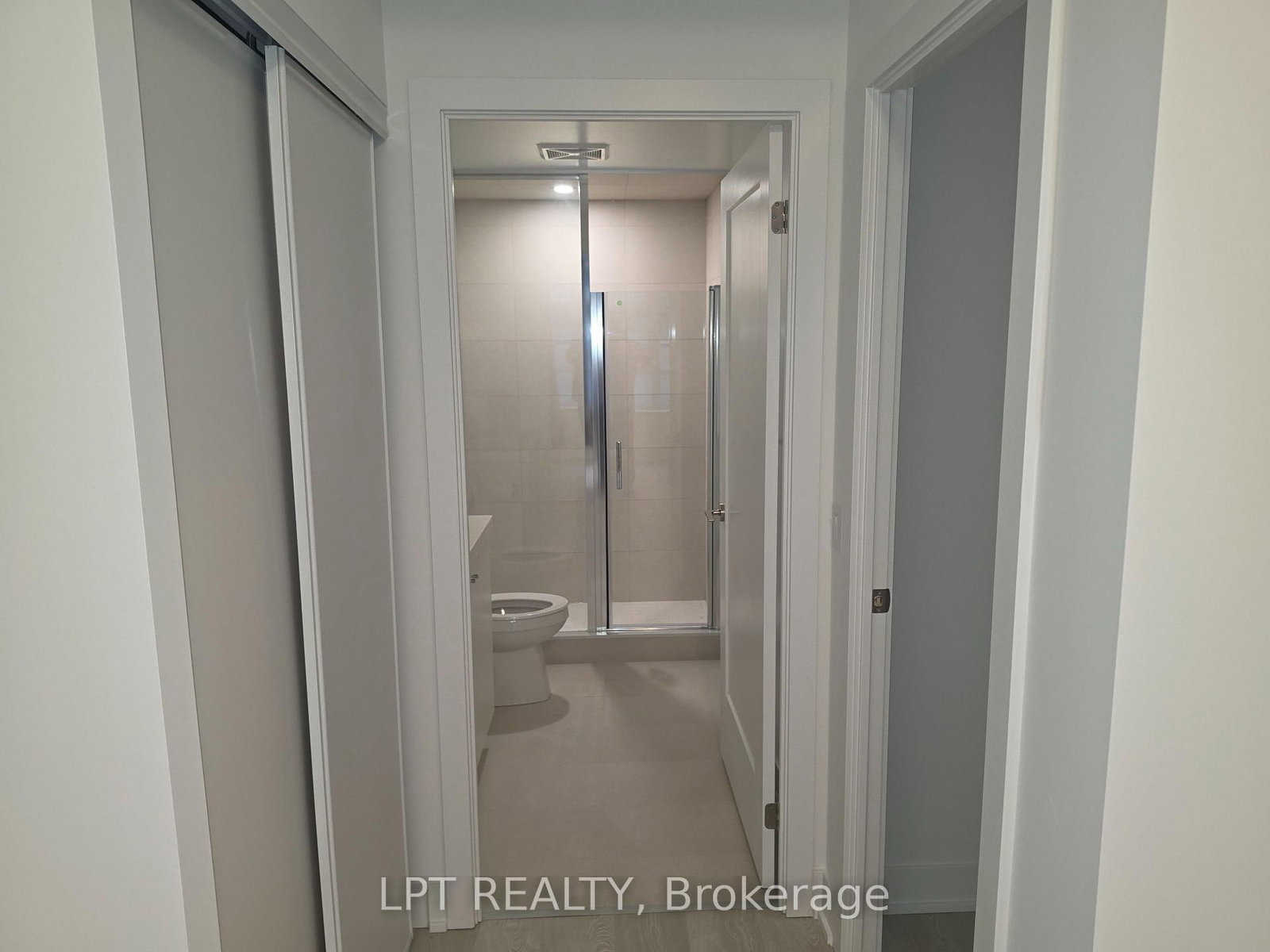 2545 Simcoe Street N, Unit 320 - Photo 6