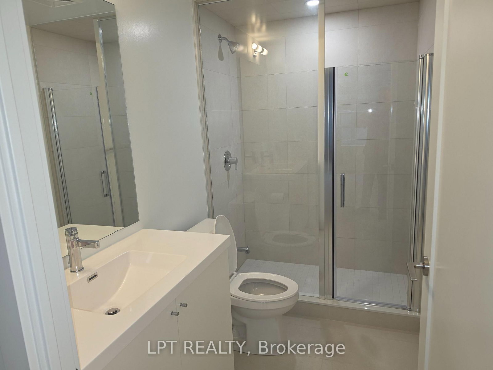 2545 Simcoe Street N, Unit 320 - Photo 7