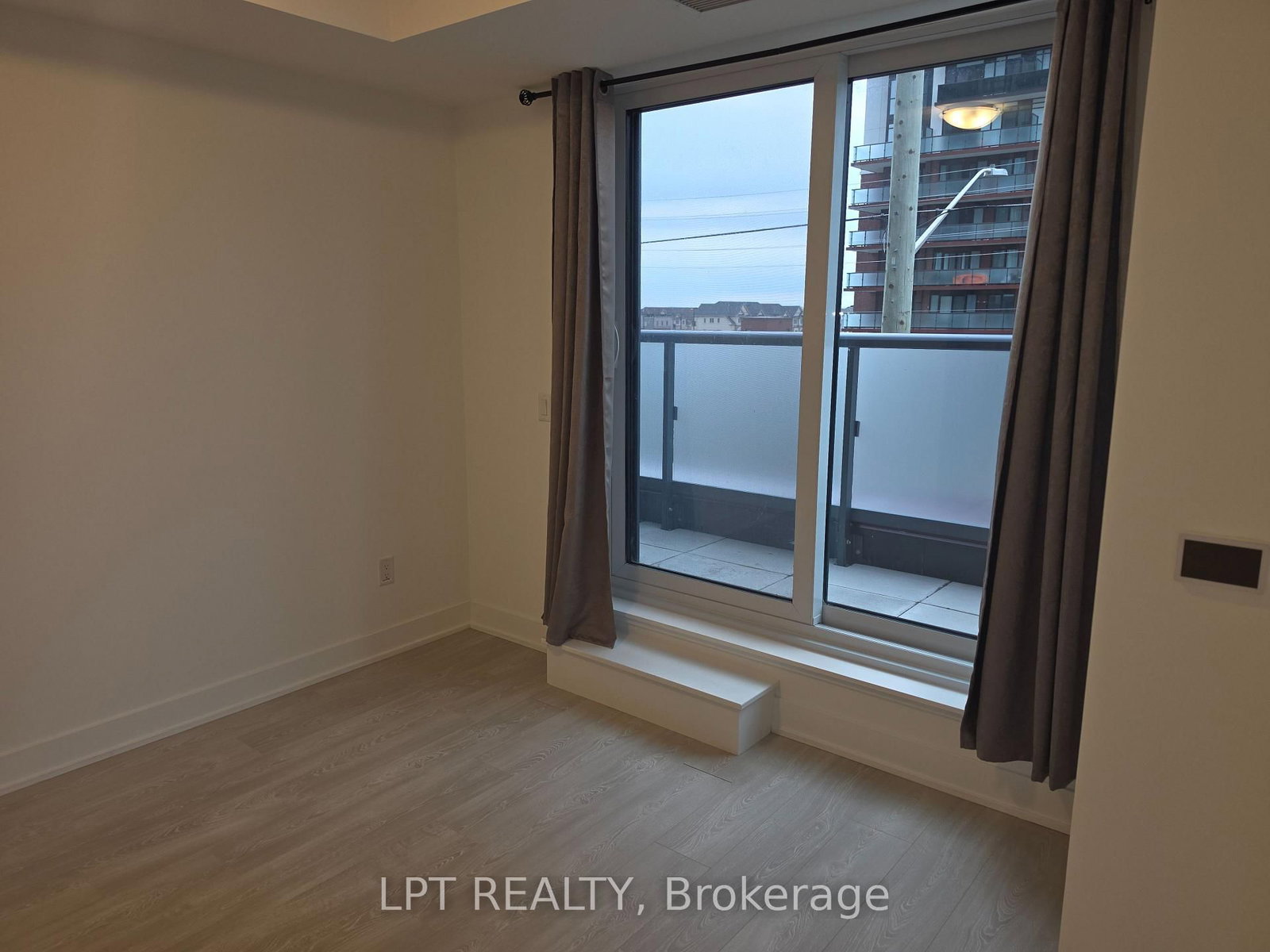 2545 Simcoe Street N, Unit 320 - Photo 8