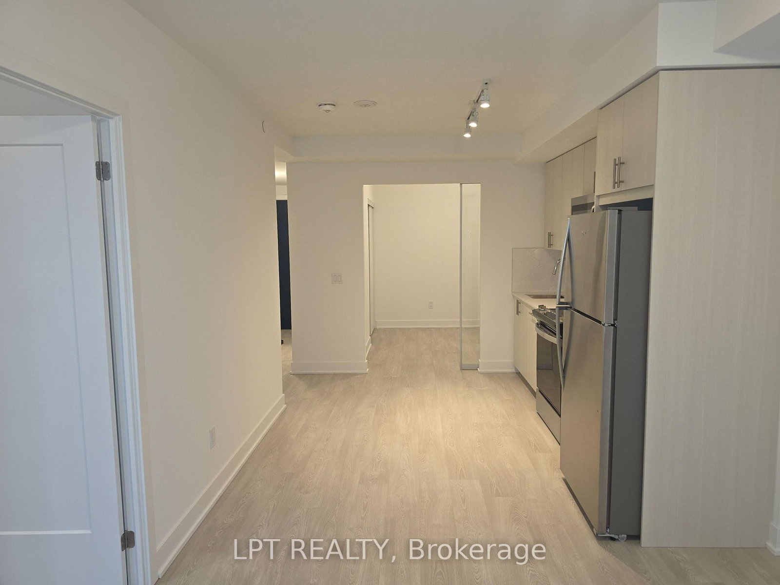 2545 Simcoe Street N, Unit 320 - Photo 9