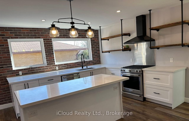 Main - 747 GLENFOREST Street W