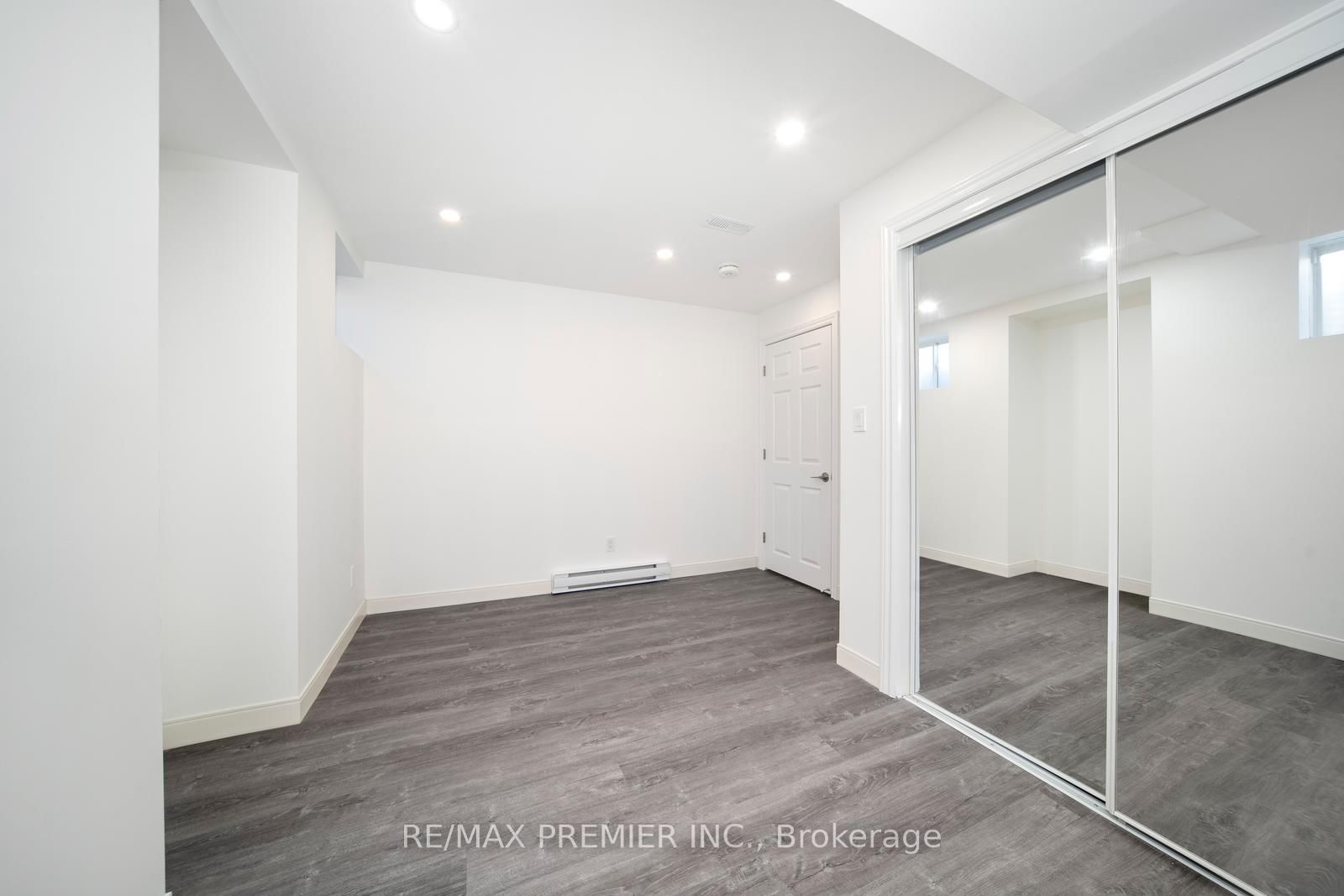 1058 Cameo Street, Unit Lower - Photo 10