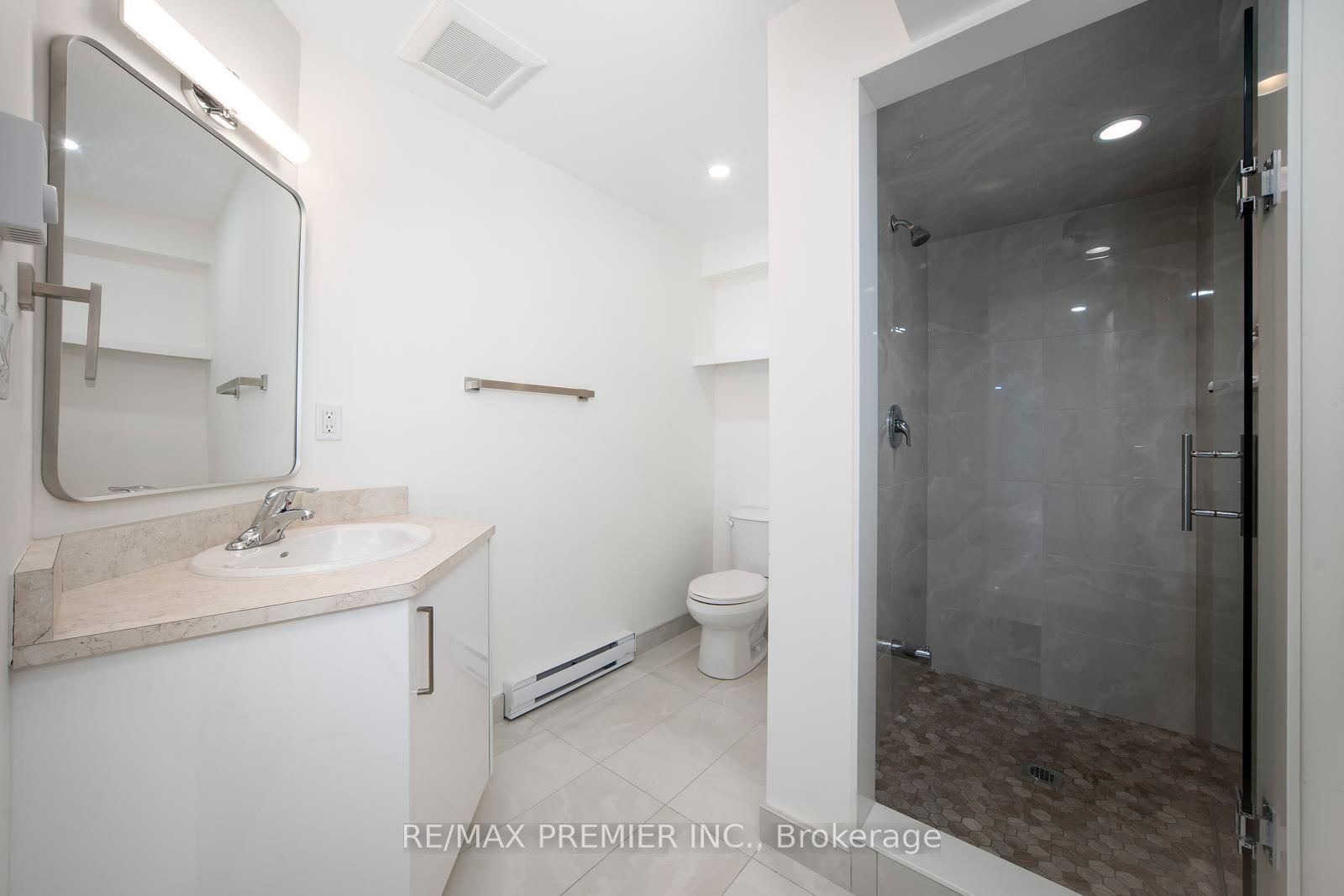1058 Cameo Street, Unit Lower - Photo 11