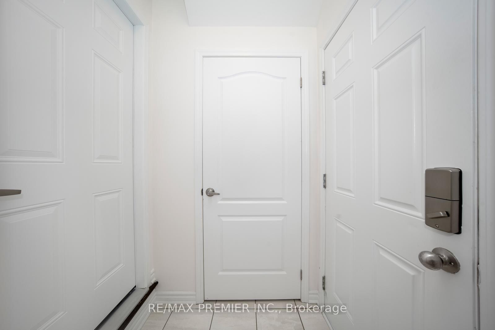 1058 Cameo Street, Unit Lower - Photo 3