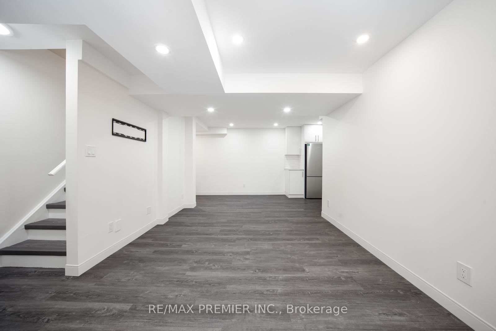 1058 Cameo Street, Unit Lower - Photo 5