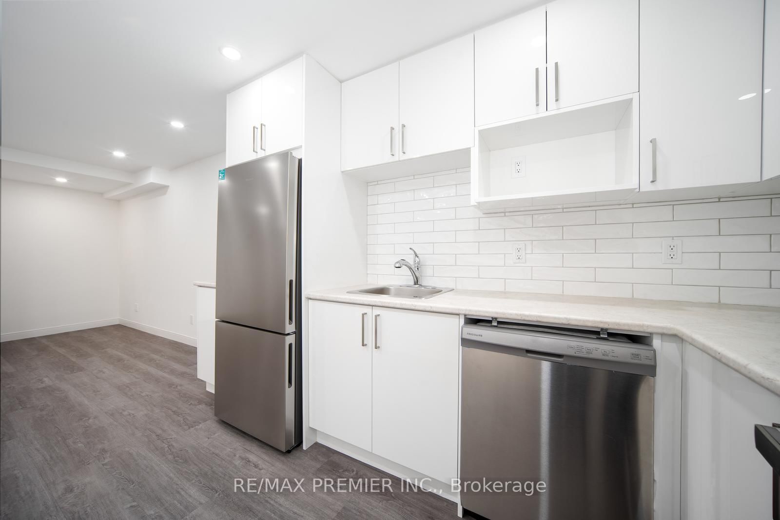 1058 Cameo Street, Unit Lower - Photo 8