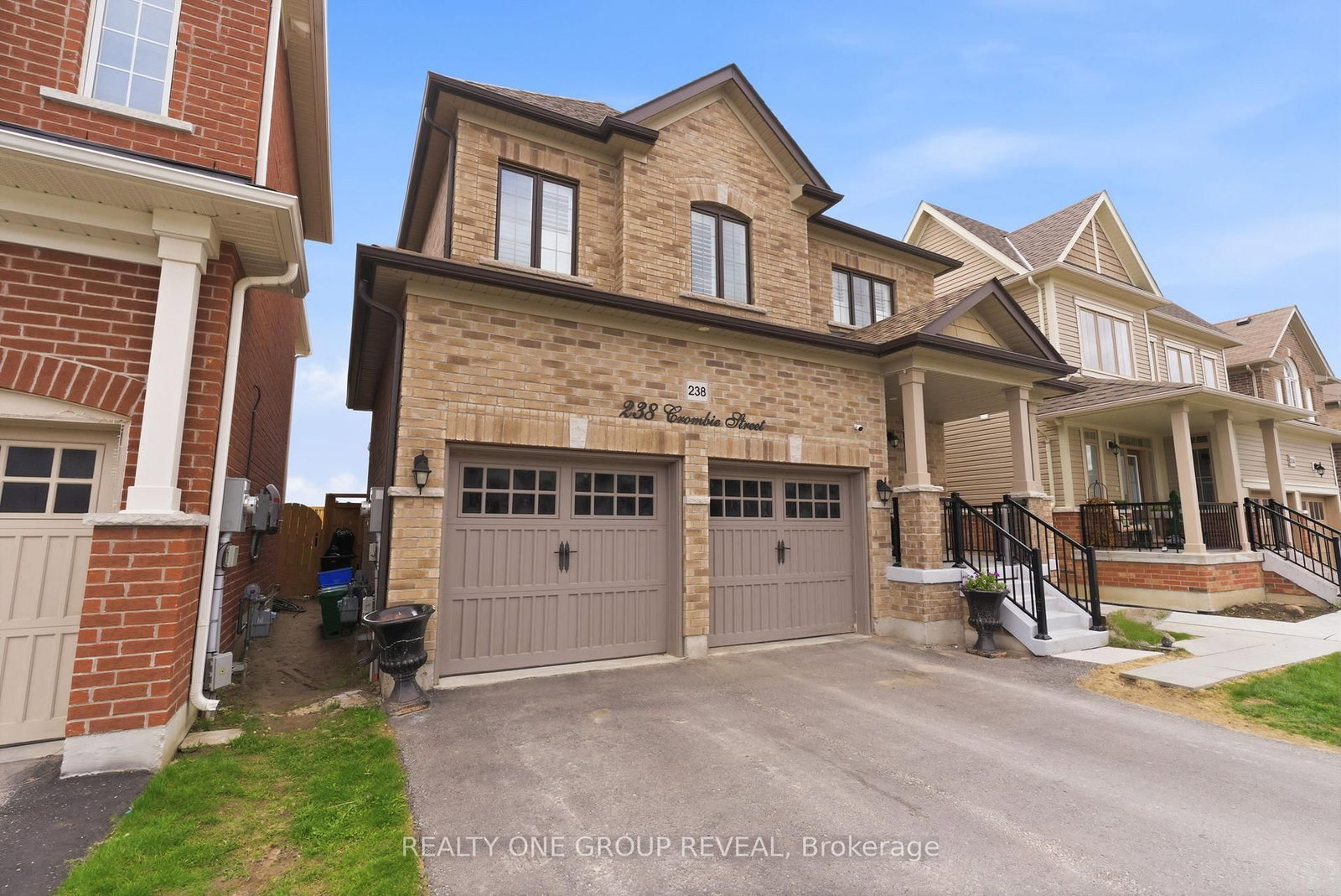 238 Crombie Street - Photo 2