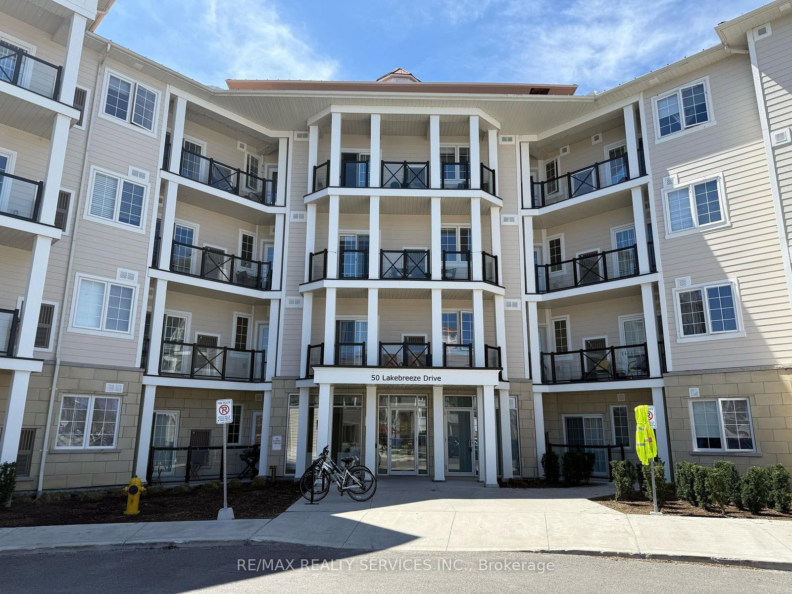 50 Lakebreeze Drive, Unit 229