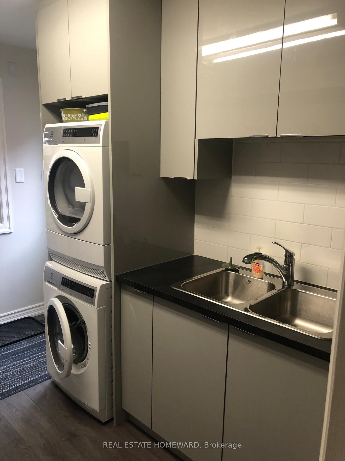 1897 Queen Street E - Photo 4