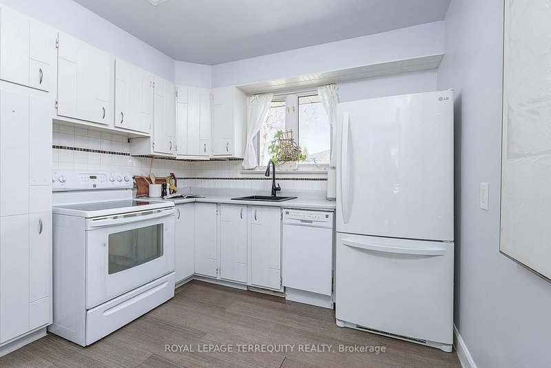32 Admiral Rd, Ajax, L1S 2N9 | Image 3