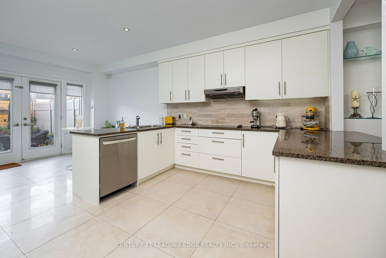 82 WOODBINE Avenue - Photo 10