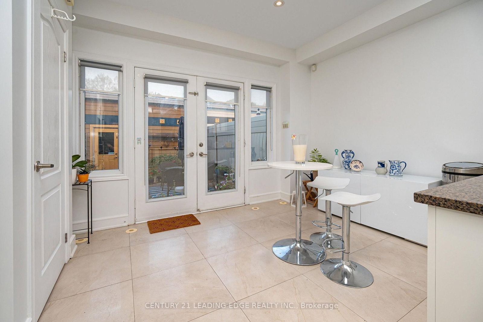 82 WOODBINE Avenue - Photo 12