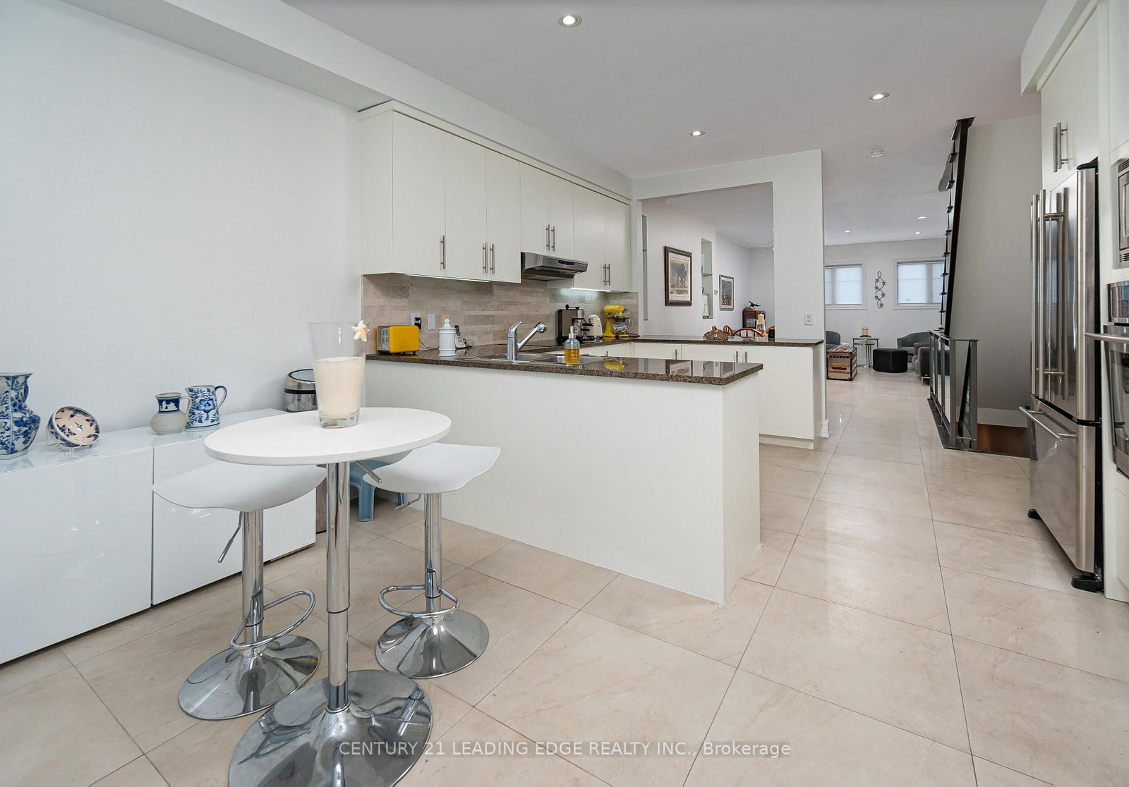82 WOODBINE Avenue - Photo 13