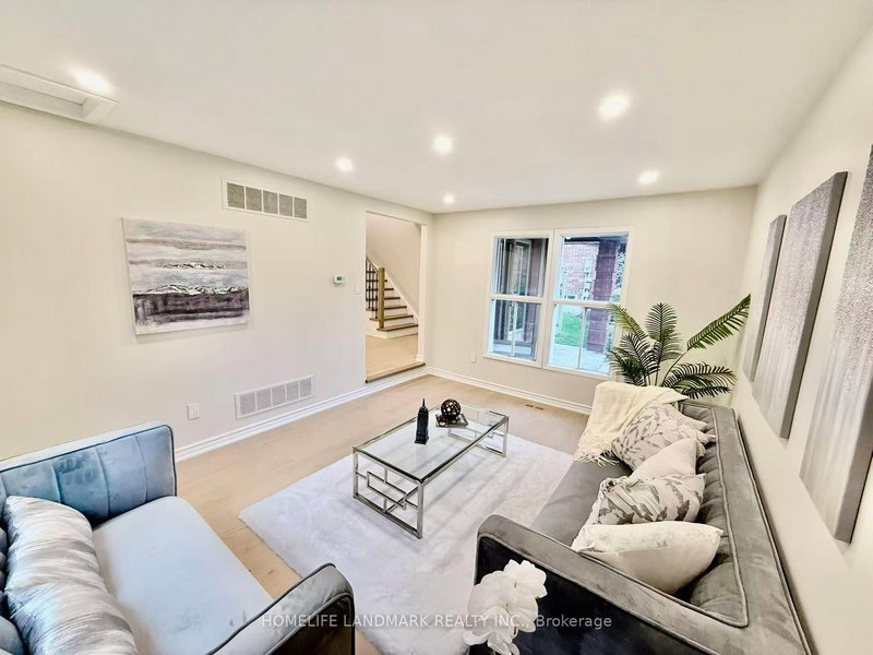 23 Coulton Crt, Whitby, L1N 7A9 | Image 2