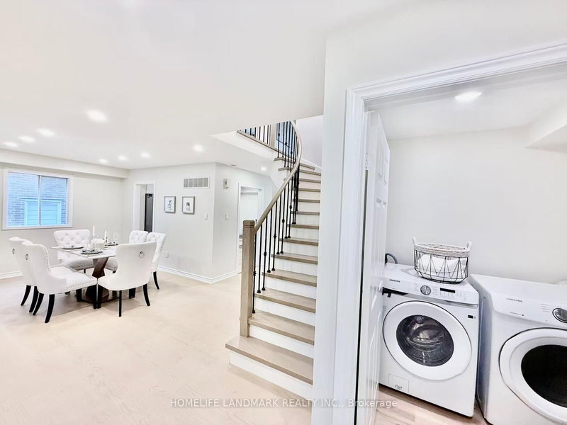 23 Coulton Crt, Whitby, L1N 7A9 | Image 3