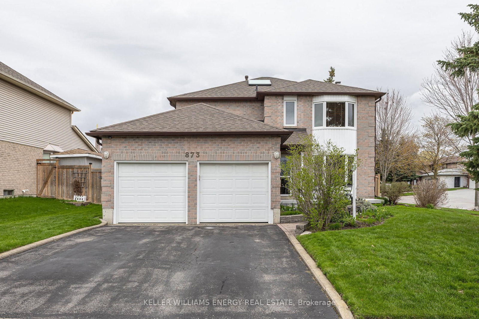 873 Lochness Crescent