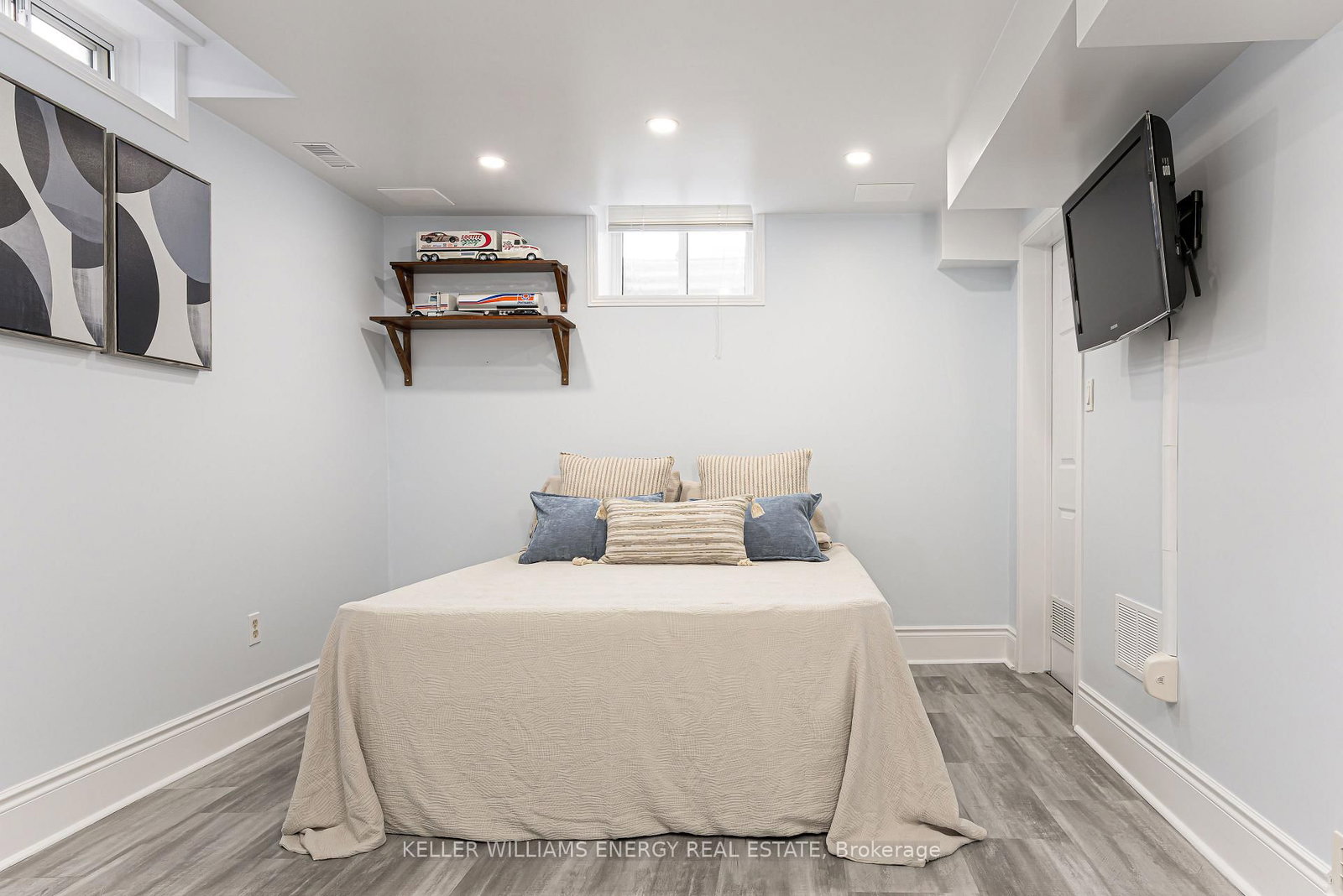 873 Lochness Crescent - Photo 17