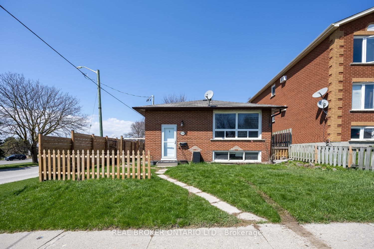 324 College Avenue - Photo 2