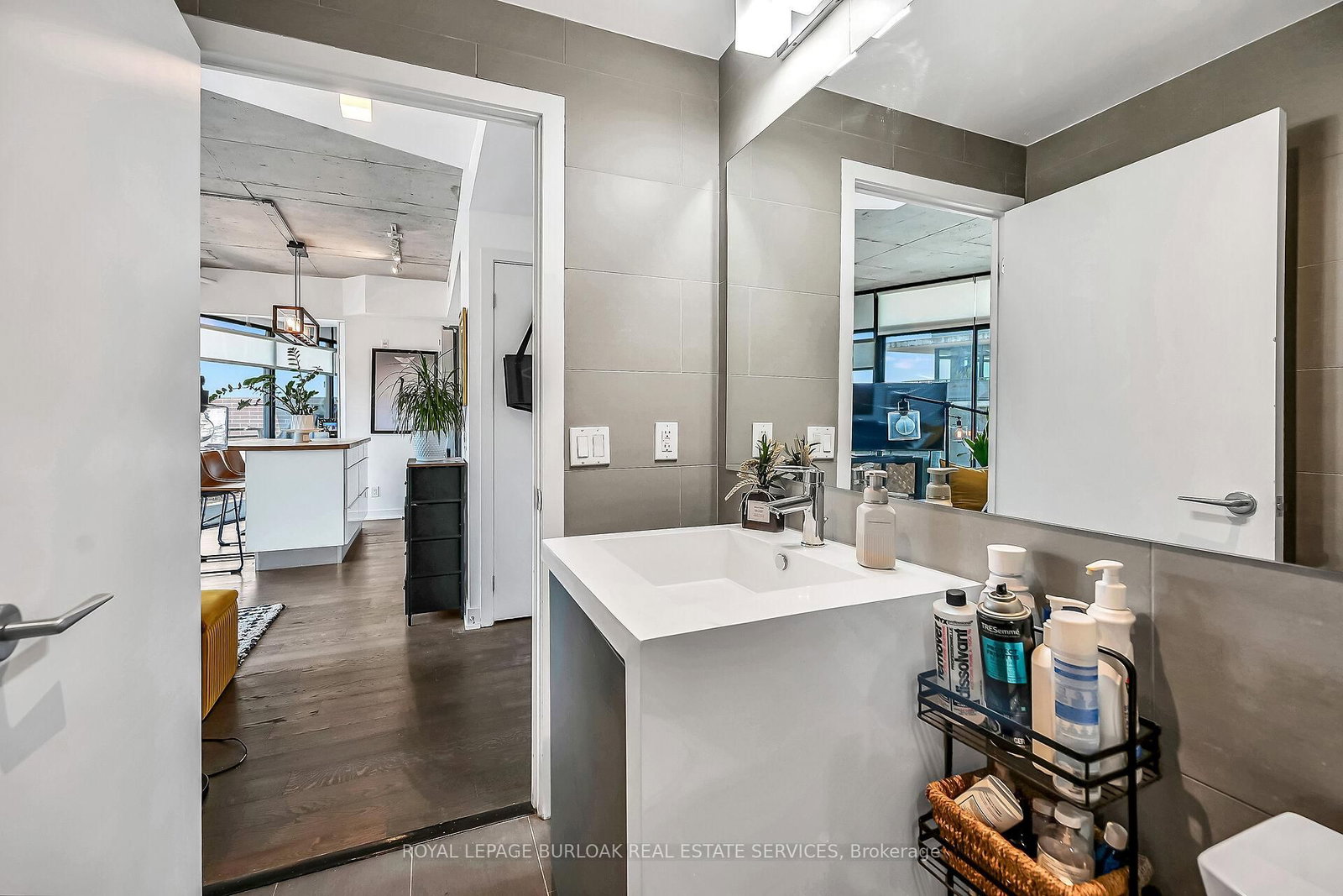 1201 E Dundas Street • #902 • Toronto, ON photo 17
