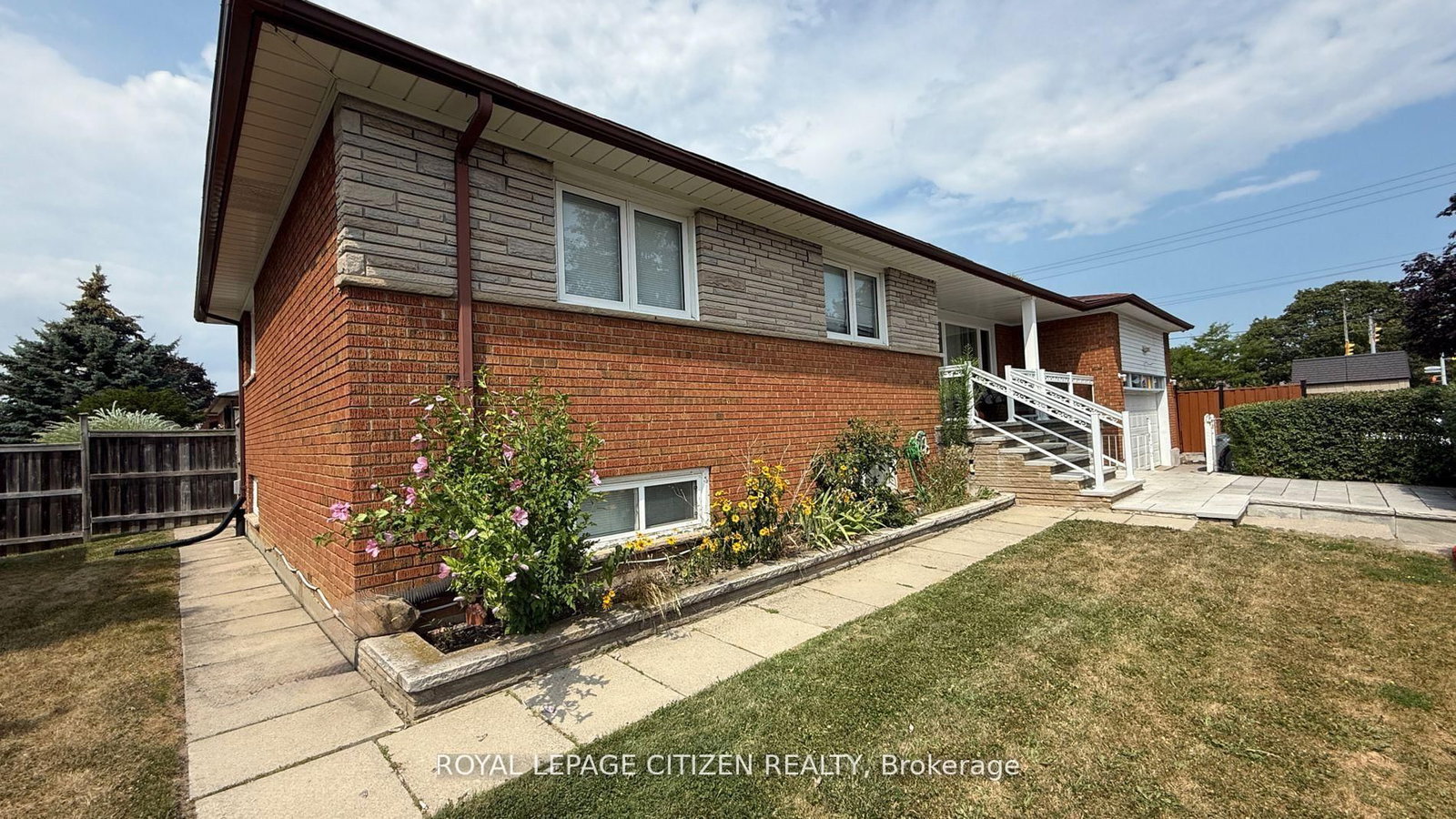 1 Corinthian Boulevard - Photo 15