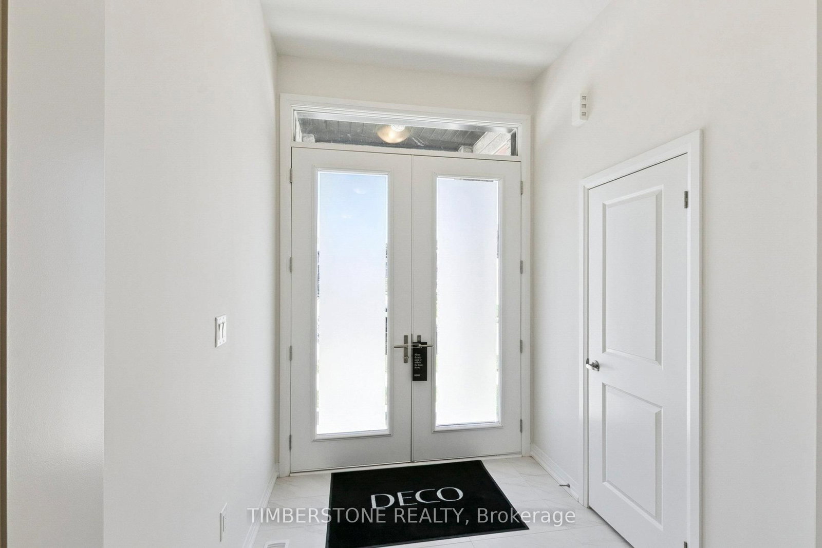 1813 Narcissus Gardens - Photo 3