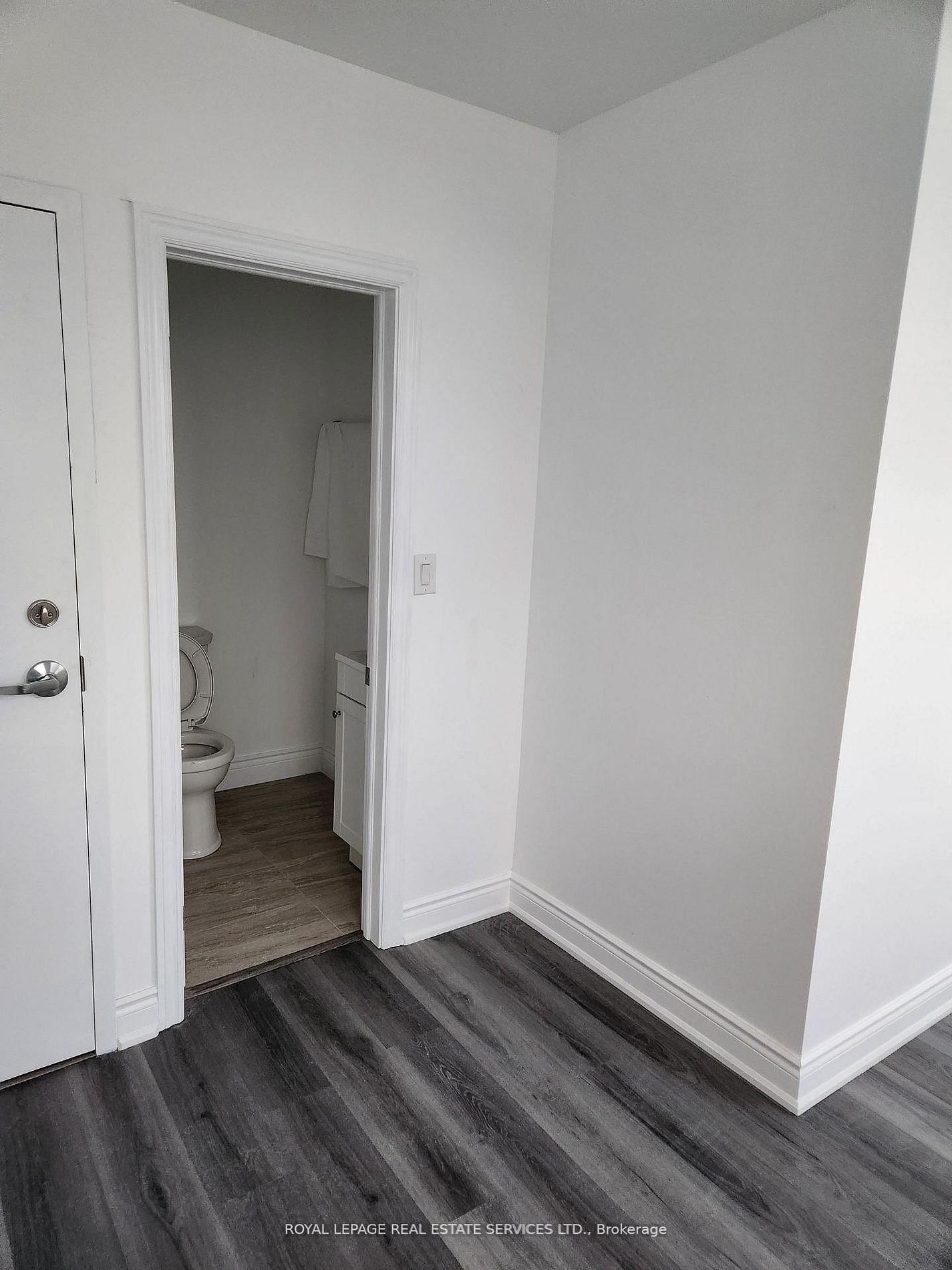 2820 Danforth Avenue, Unit 201 - Photo 4