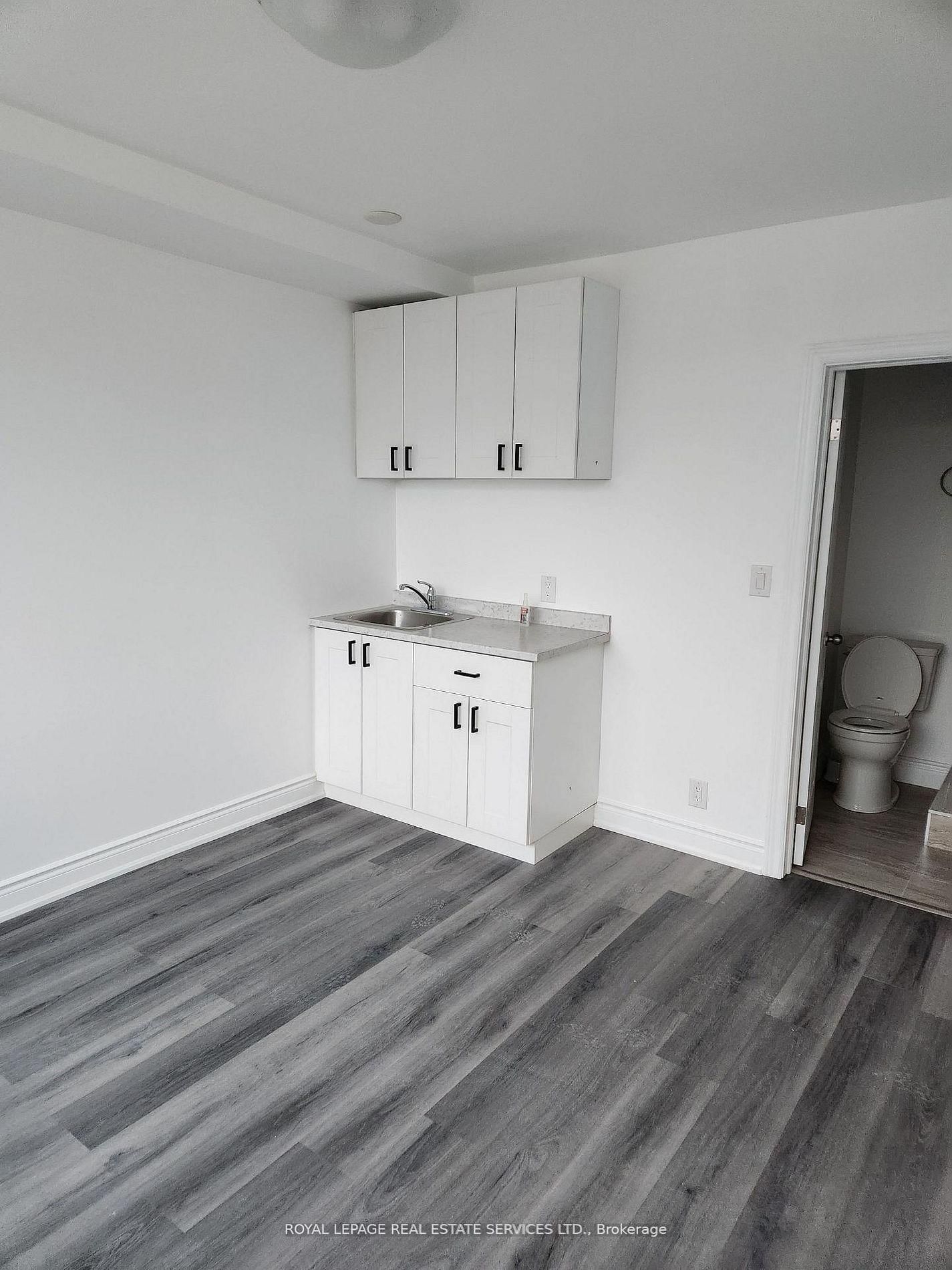 2820 Danforth Avenue, Unit 210 - Photo 7
