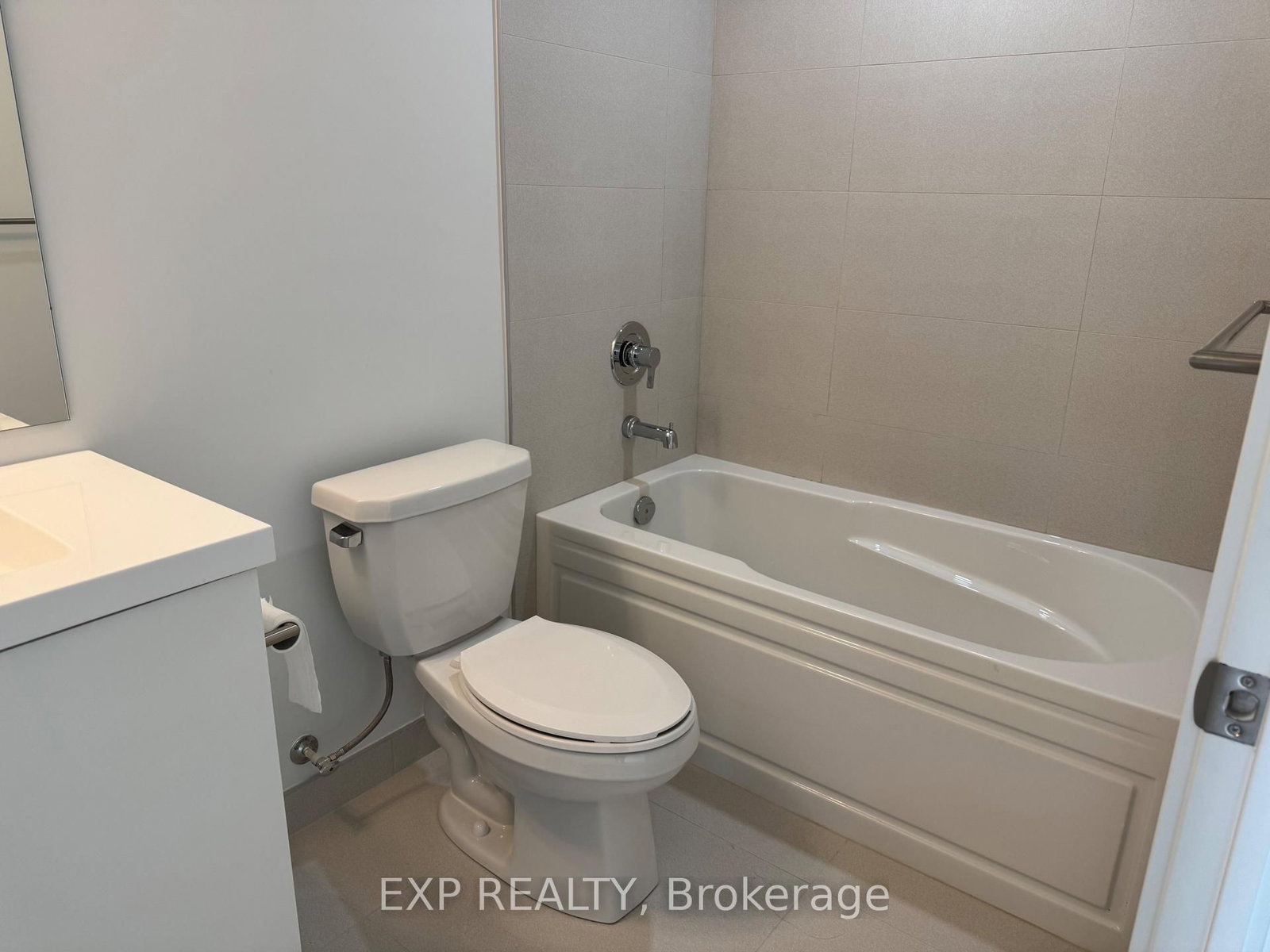 2545 Simcoe Street N, Unit 2403 - Photo 10