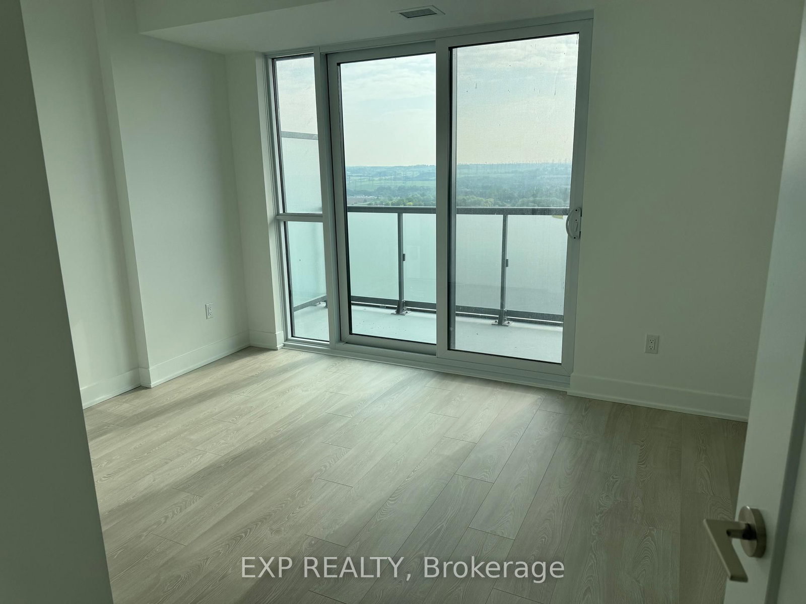 2545 Simcoe Street N, Unit 2403 - Photo 4