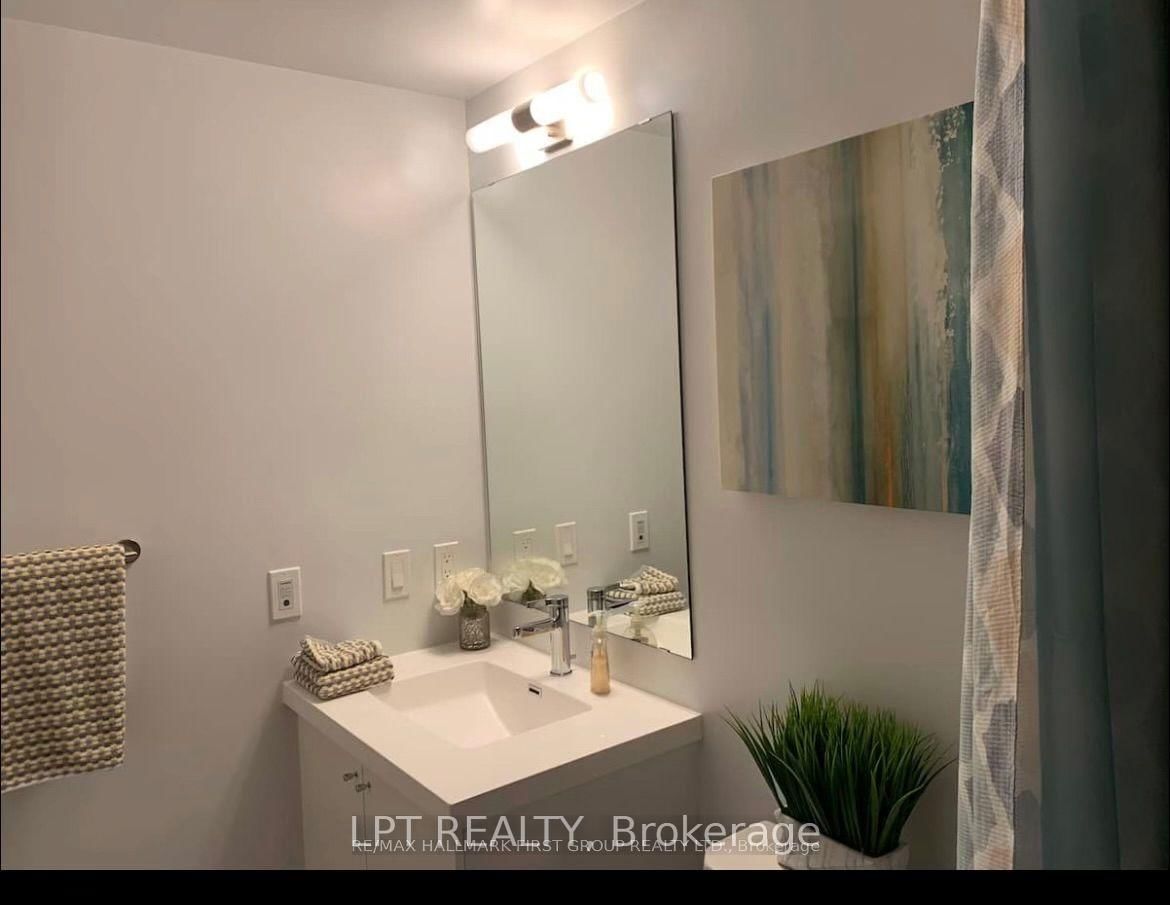 2550 Simcoe Street N, Unit 1114 - Photo 4