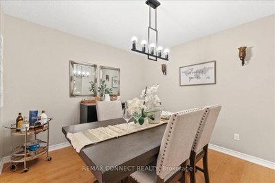 112 Londonderry Street — more photos