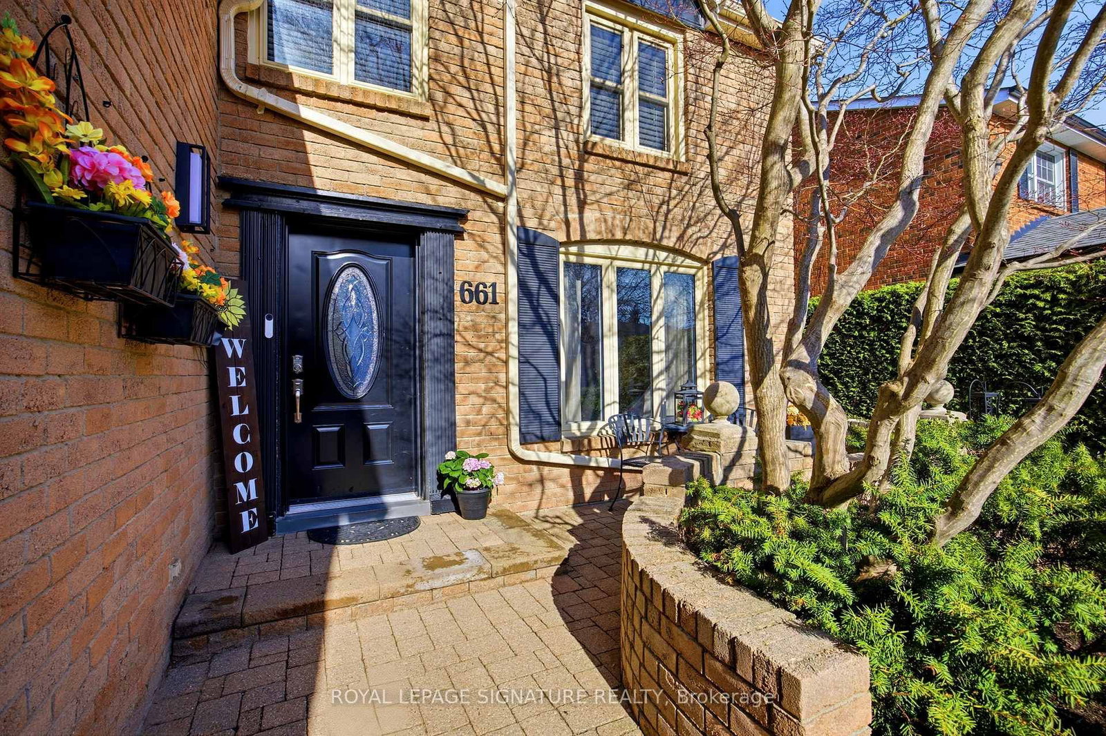 661 Weyburn Square - Photo 2