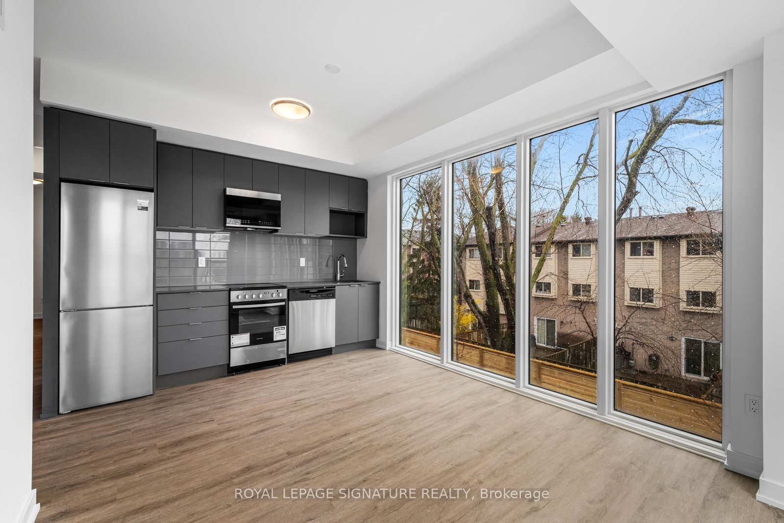 4569 Kingston Road, Unit 211