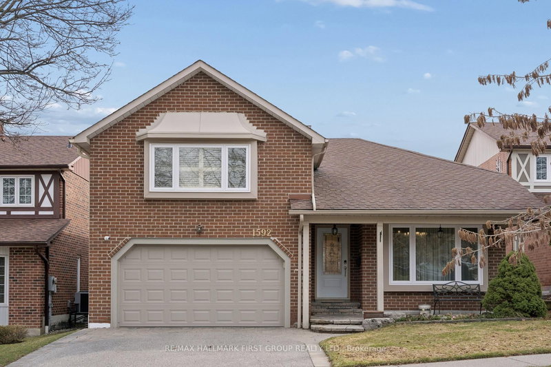 home for lease on 1592 Heathside Crescent