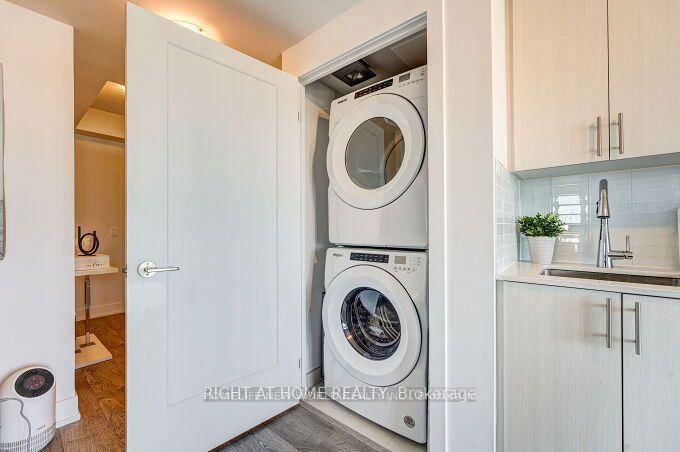 2550 Simcoe Street N, Unit 1807 - Photo 11